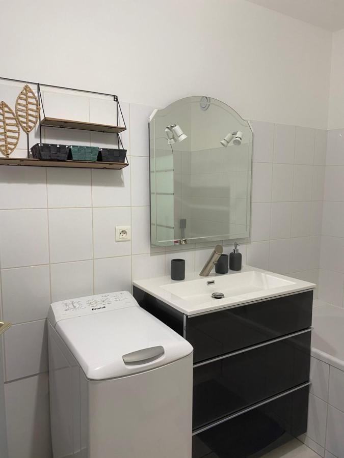 Parking Prive Gratuit, Balcon, 2 Chambres Clermont-Ferrand Exterior photo