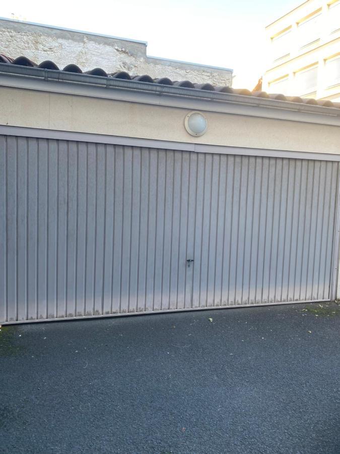 Parking Prive Gratuit, Balcon, 2 Chambres Clermont-Ferrand Exterior photo
