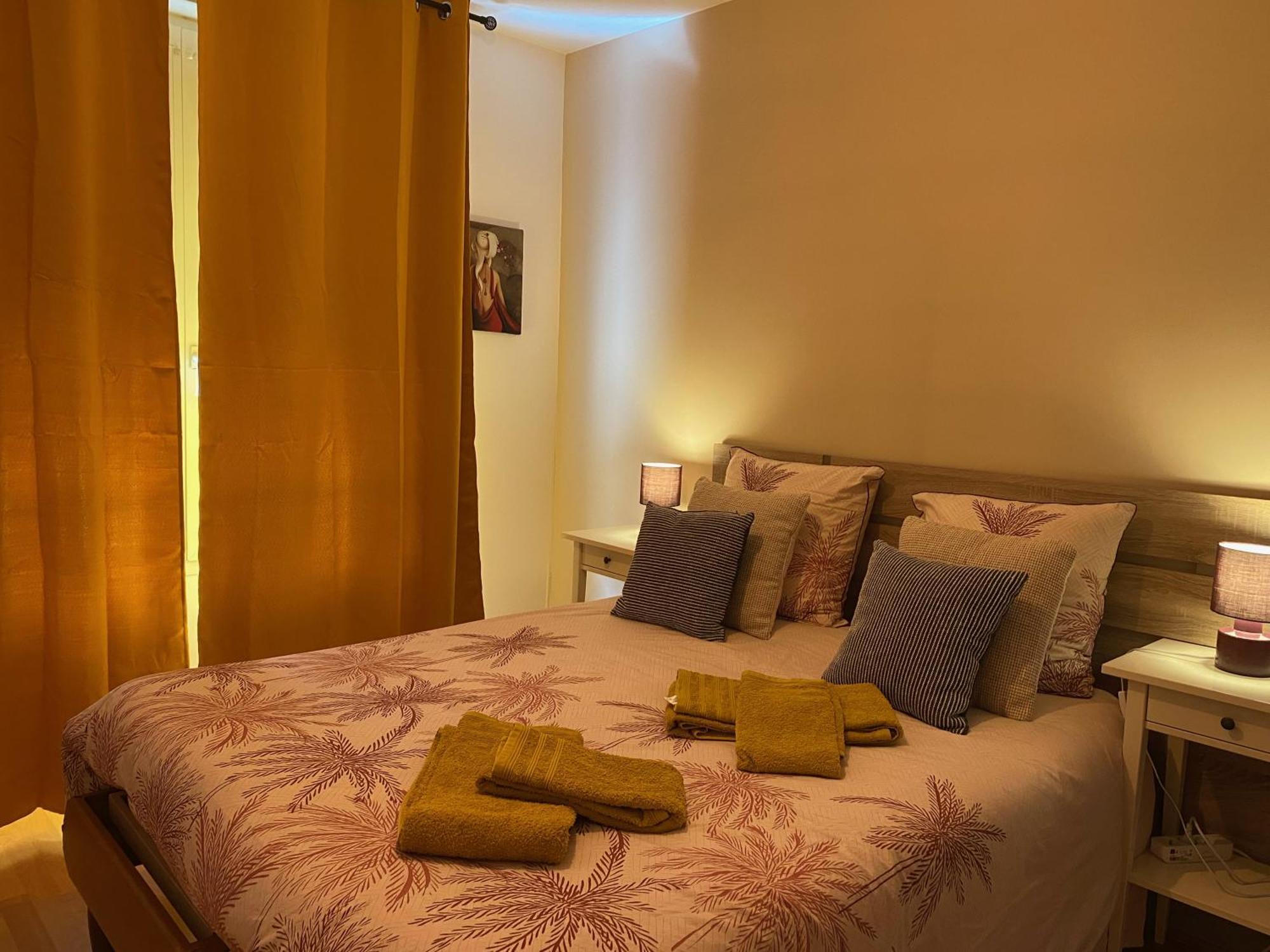 Parking Prive Gratuit, Balcon, 2 Chambres Clermont-Ferrand Exterior photo