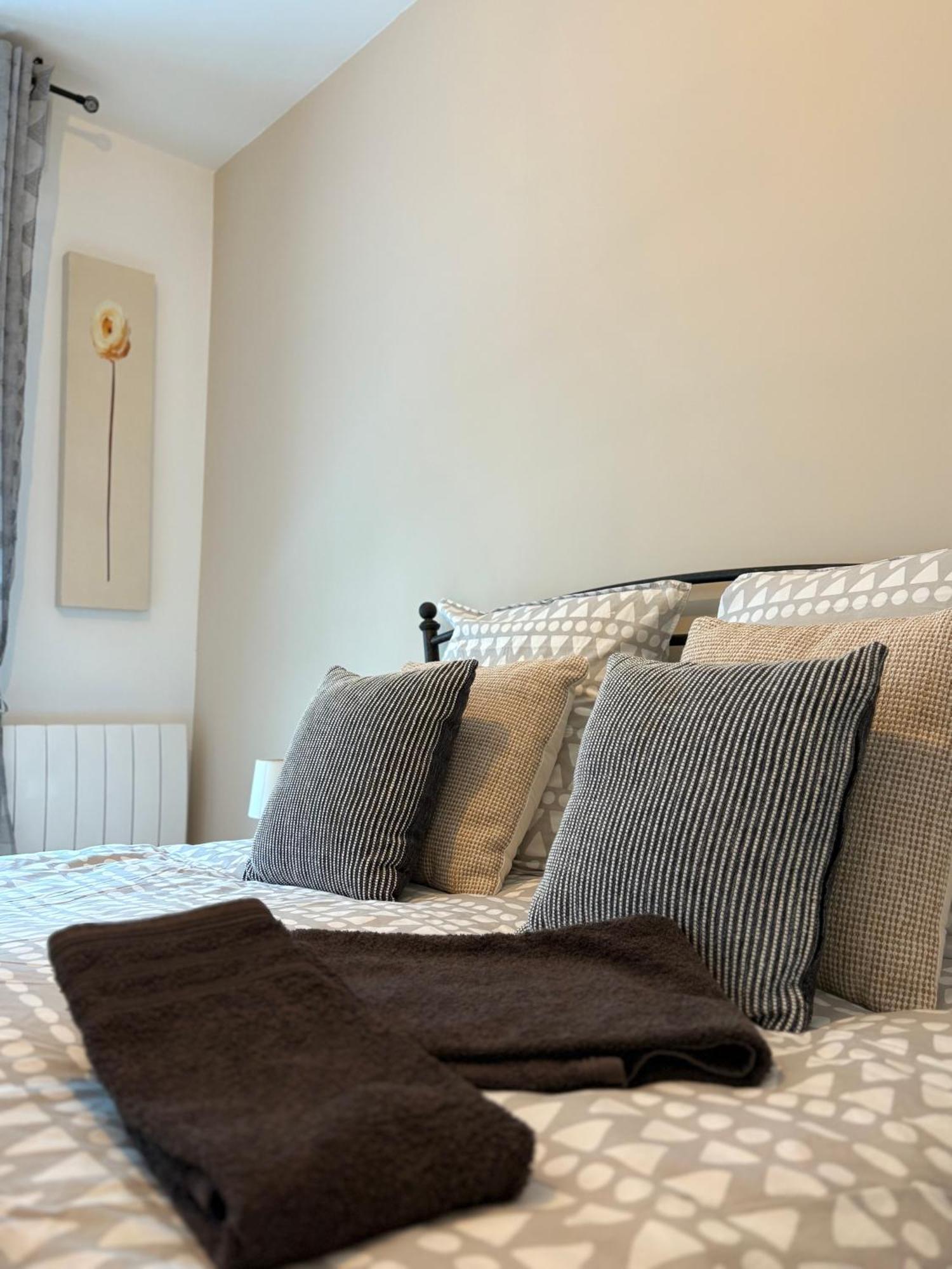 Parking Prive Gratuit, Balcon, 2 Chambres Clermont-Ferrand Exterior photo